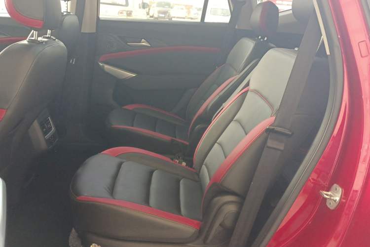 Used SOL X8 2021 300T DCT Luxury Smart Connect Edition 6 Seats Interior 4