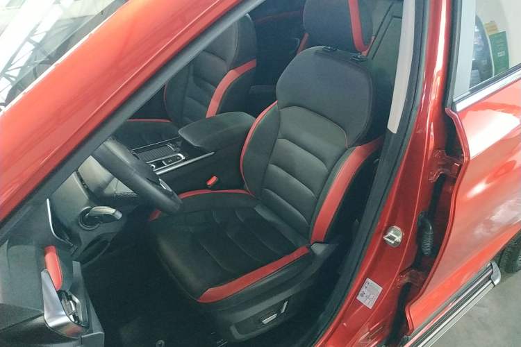 Used SOL X8 2021 300T DCT Luxury Smart Connect Edition 5 Seats Left Front Seat