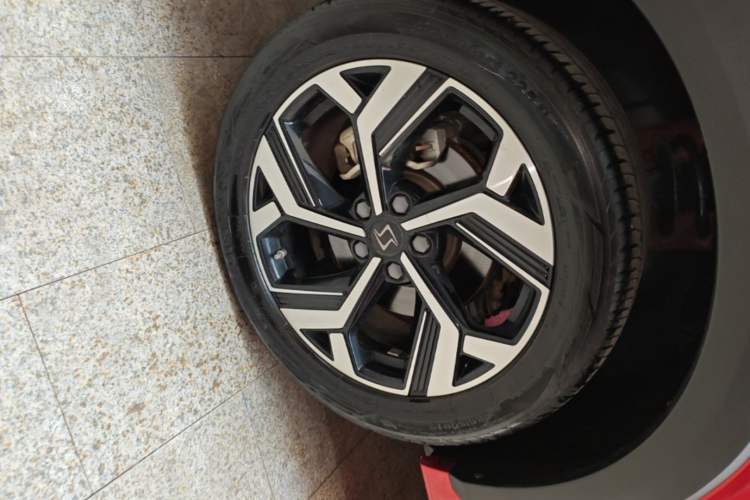 Used SOL X8 2021 300T DCT Prestige Smart Connectivity Edition 5-seater Left Front Wheel Hub