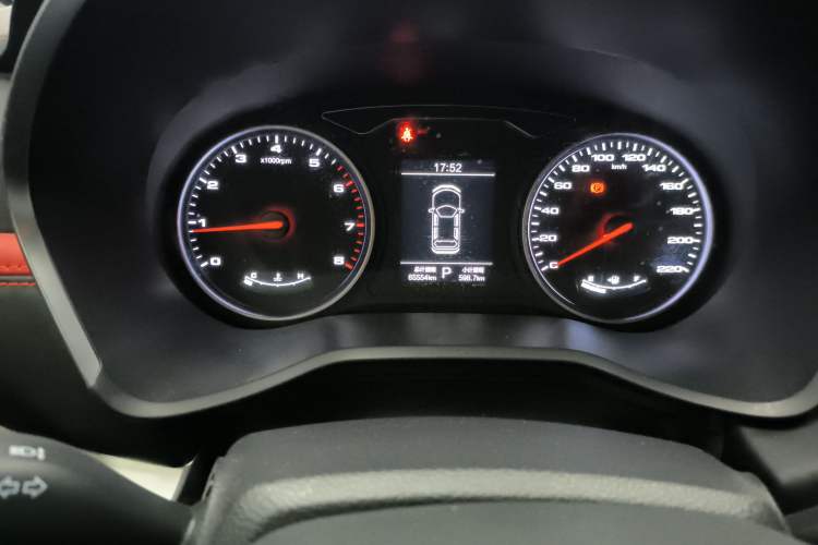 Used SOL X8 2021 300T DCT Prestige Smart Connect Edition 6 Seats Odometer Close Up