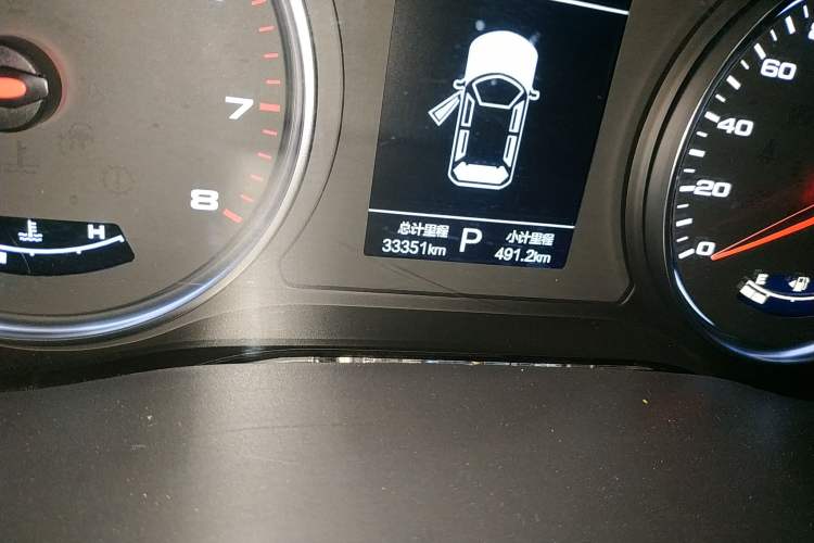 Used SOL X8 2021 300T DCT Luxury Smart Connect Edition 5 Seats Odometer Close Up