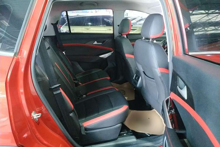 Used SOL X8 2021 300T DCT Luxury Smart Connect Edition 5 Seats Right Rear Seat