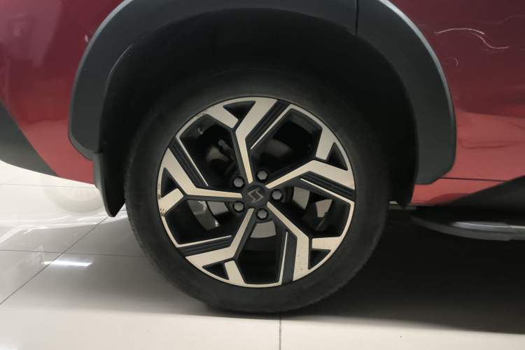 Used SOL X8 2021 300T DCT Prestige Smart Connect Edition 6 Seats Right Rear Wheel Hub