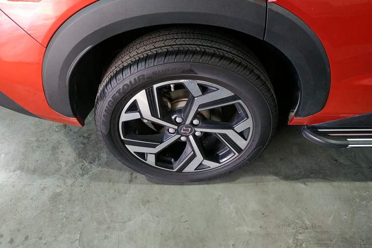Used SOL X8 2021 300T DCT Luxury Smart Connect Edition 5 Seats Right Rear Wheel Hub