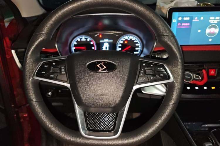 Used SOL X8 2021 300T DCT Panoramic Luxury Edition 7 Seats Steering Wheel