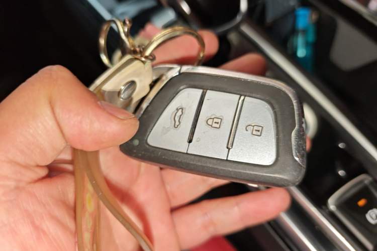 Used SOL X8 2021 300T DCT Prestige Smart Connectivity Edition 5-seater Vehicle Key
