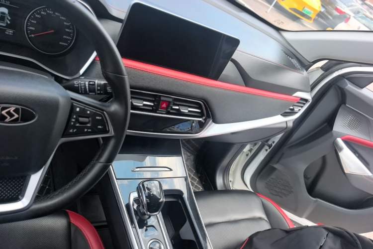 Used SOL X8 2021 300T DCT Luxury Smart Connect Edition 7 Seats Audio And AC Panel