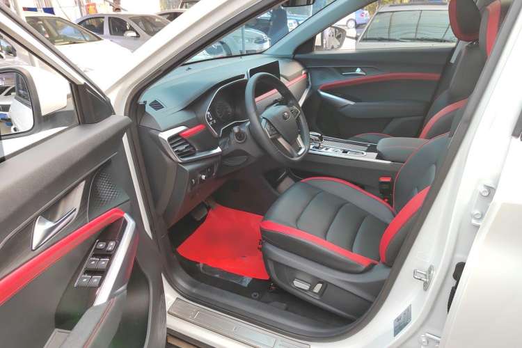 Used SOL X8 2021 300T DCT Prestige Smart Connect Edition 6 Seats Driver Seat
