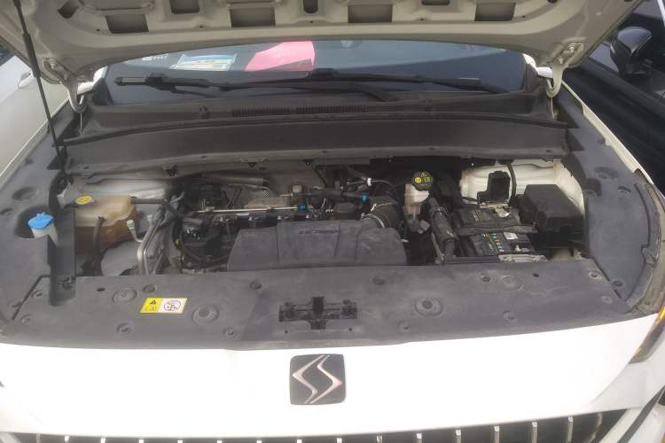Used SOL X8 2021 300T DCT Luxury Smart Connect Edition 6 Seats Engine Bay