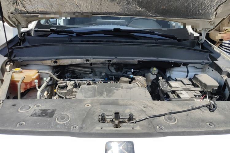 Used SOL X8 2021 300T DCT Leading Smart Connectivity Version 7 Seats Engine Bay