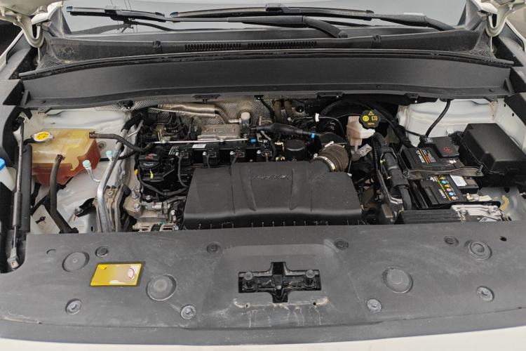 Used SOL X8 2021 300T DCT Luxury Smart Connect Edition 5 Seats Engine Bay