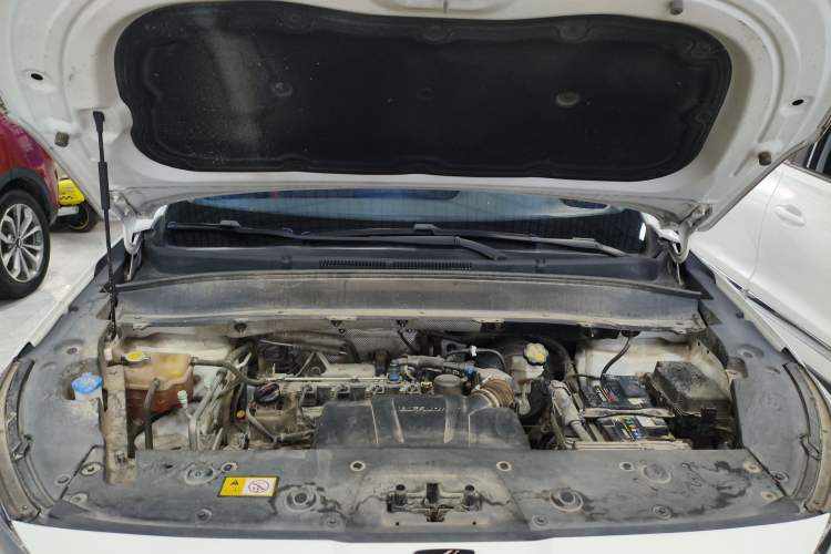 Used SOL X8 2021 300T DCT Luxury Smart Connect Edition 5 Seats Engine Bay