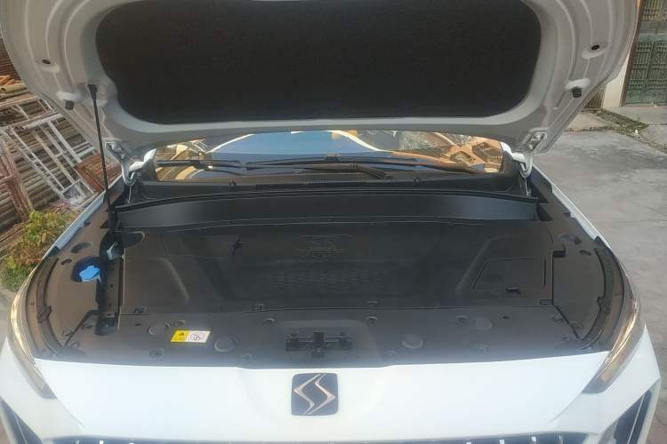 Used SOL X8 2021 300T DCT Prestige Smart Connect Edition 7 Seats Engine Bay