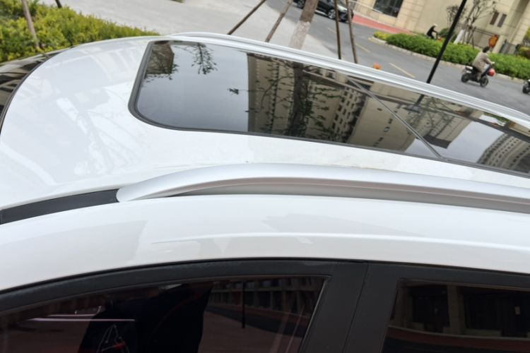 Used SOL X8 2021 300T DCT Luxury Smart Connect Edition 5 Seats Exterior 6