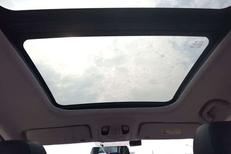 Used SOL X8 2021 300T DCT Leading Smart Connectivity Version 6 Seats Headliner