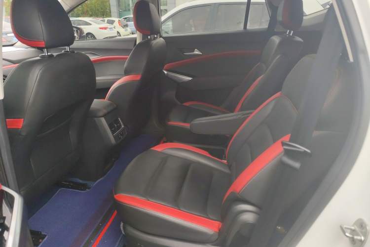 Used SOL X8 2021 300T DCT Luxury Smart Connect Edition 6 Seats Interior 1