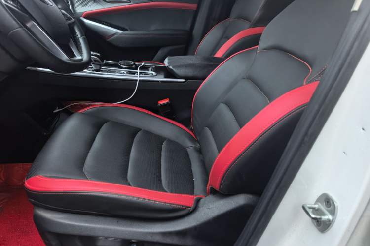 Used SOL X8 2021 300T DCT Luxury Smart Connect Edition 7 Seats Interior 1