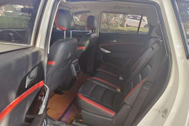 Used SOL X8 2021 300T DCT Leading Smart Connectivity Version 7 Seats Interior 7