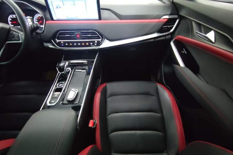 Used SOL X8 2021 300T DCT Luxury Smart Connect Edition 7 Seats Interior 7