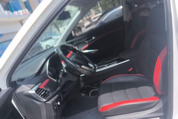 Used SOL X8 2021 300T DCT Leading Smart Connectivity Version 7 Seats Left Front Seat