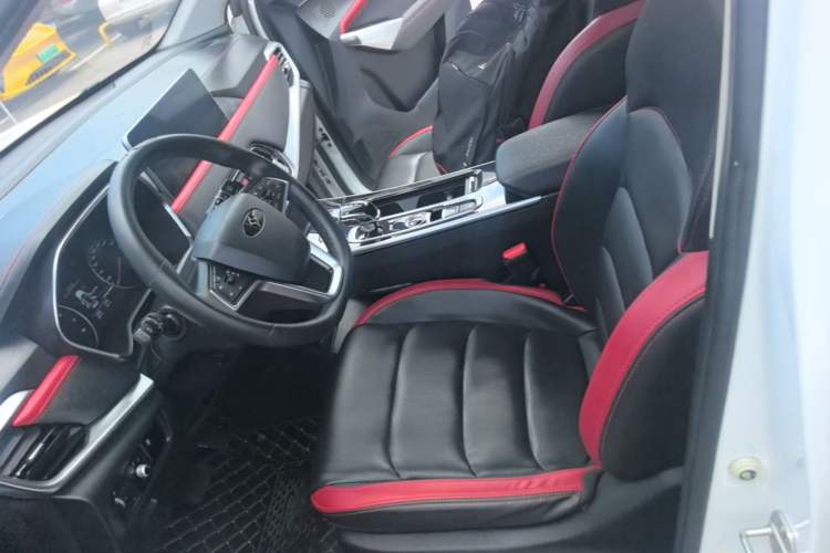 Used SOL X8 2021 300T DCT Luxury Smart Connect Edition 7 Seats Left Front Seat