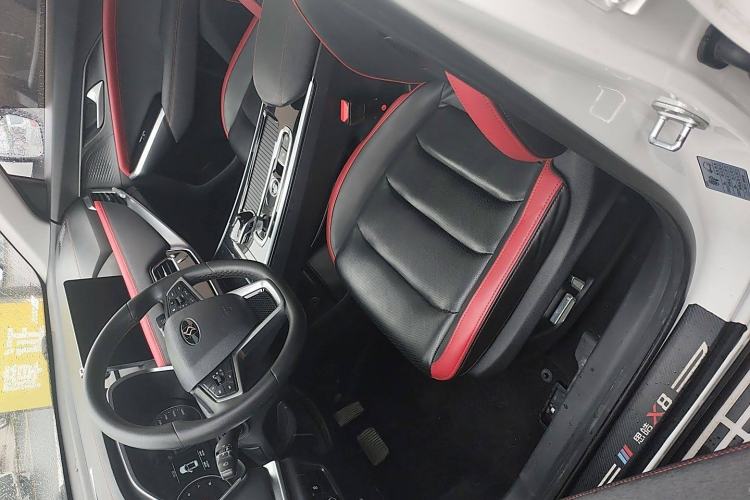 Used SOL X8 2021 300T DCT Leading Smart Connectivity Version 6 Seats Left Front Seat