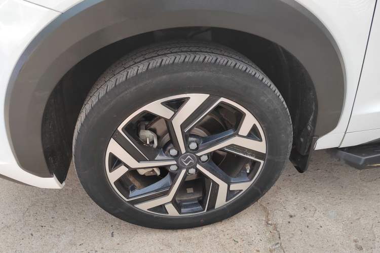 Used SOL X8 2021 300T DCT Prestige Smart Connect Edition 6 Seats Left Front Wheel Hub