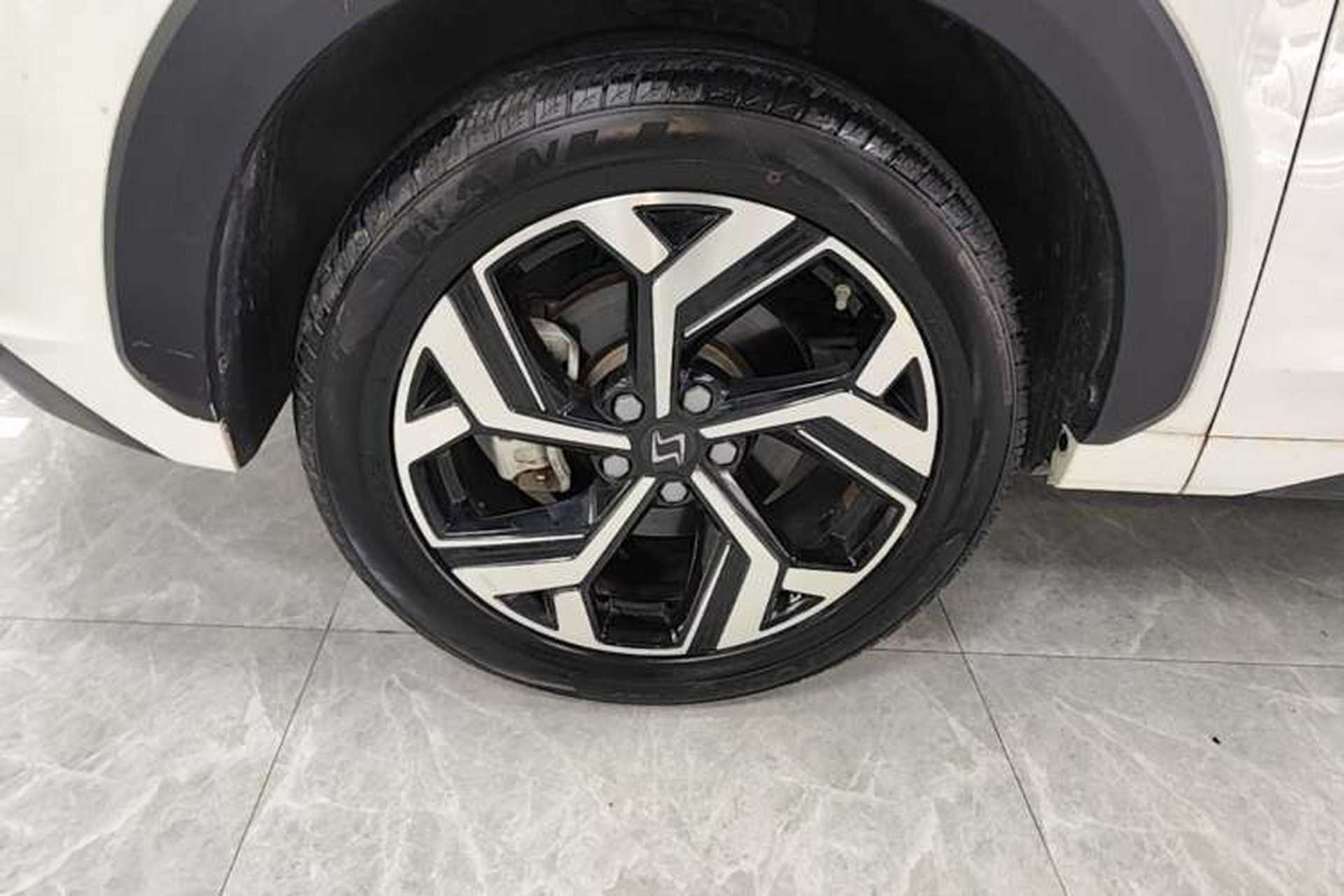 Used SOL X8 2021 300T DCT Prestige Smart Connect Edition 7 Seats Left Front Wheel Hub