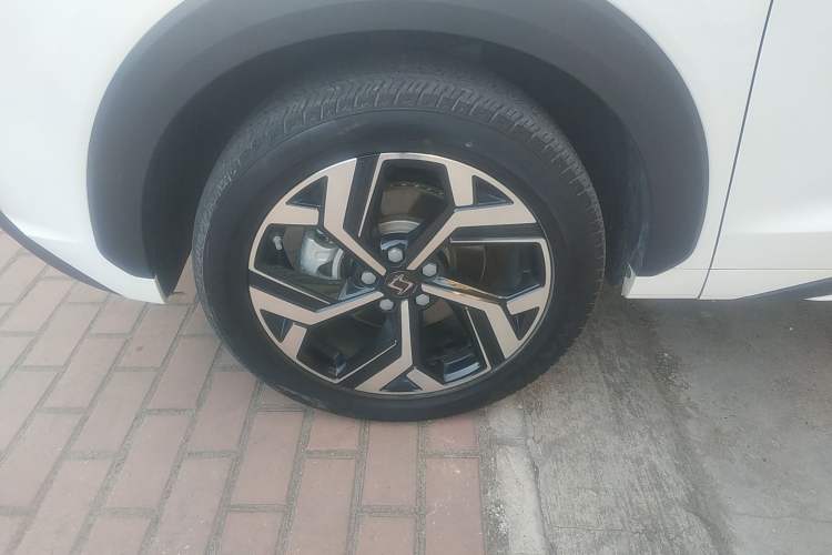 Used SOL X8 2021 300T DCT Prestige Smart Connect Edition 7 Seats Left Front Wheel Hub