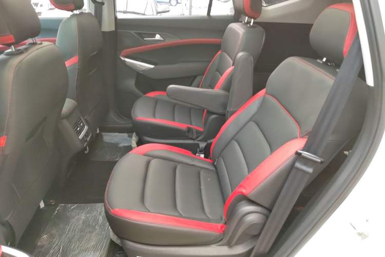 Used SOL X8 2021 300T DCT Prestige Smart Connect Edition 6 Seats Left Rear Seat