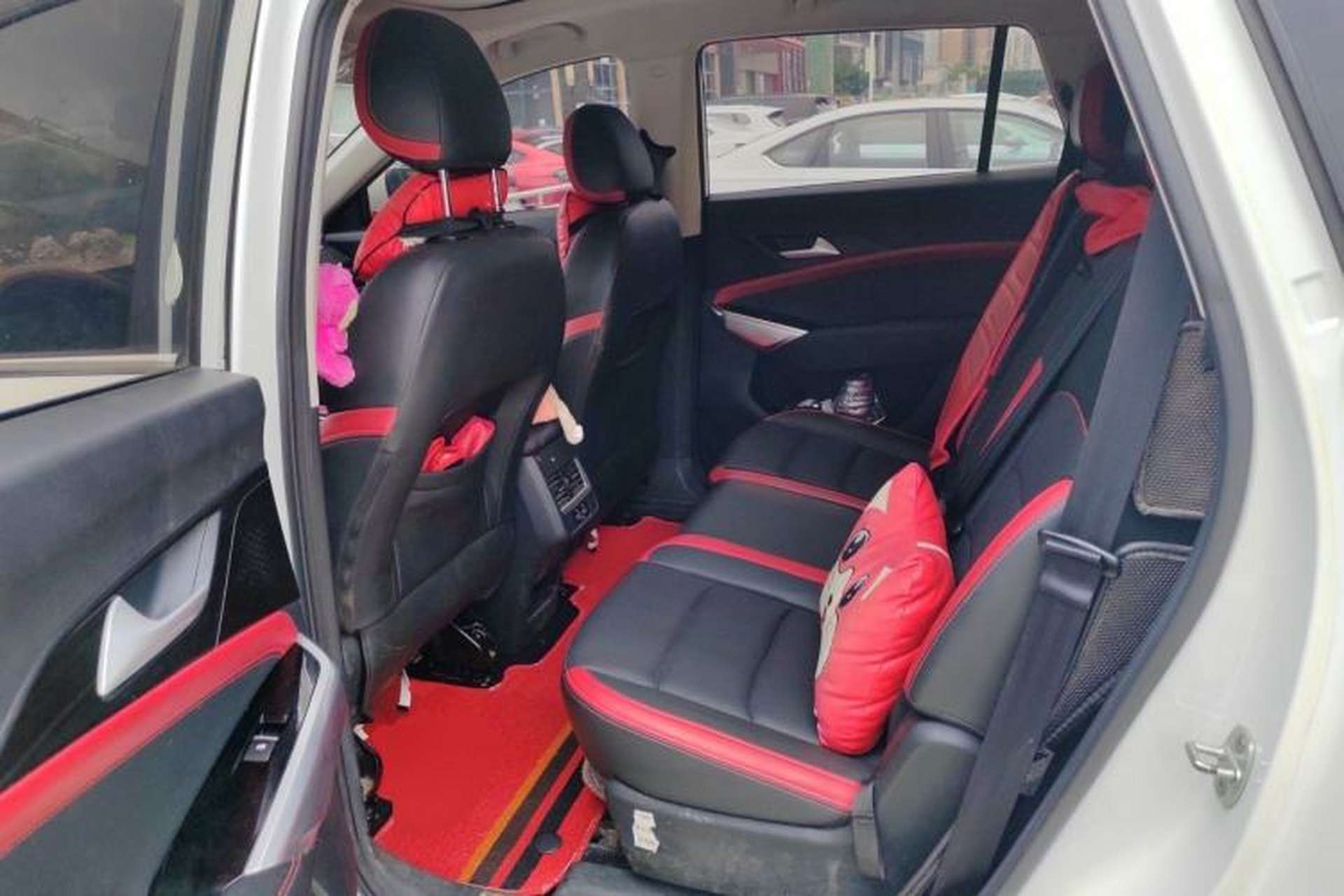 Used SOL X8 2021 300T DCT Leading Smart Connectivity Version 7 Seats Left Rear Seat