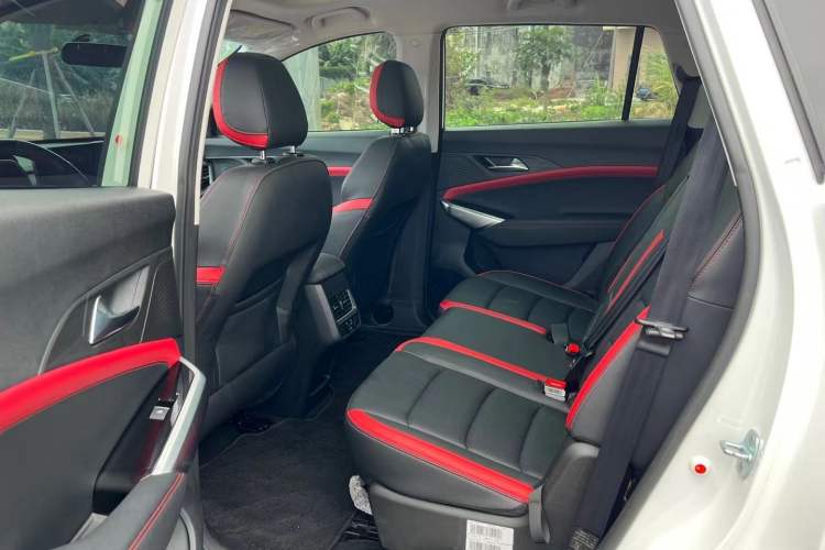 Used SOL X8 2021 300T DCT Prestige Smart Connect Edition 7 Seats Left Rear Seat