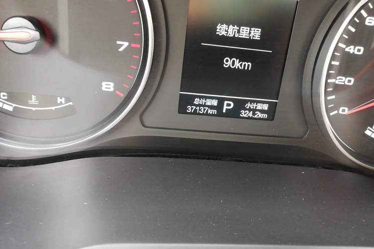 Used SOL X8 2021 300T DCT Leading Smart Connectivity Version 6 Seats Odometer Close Up