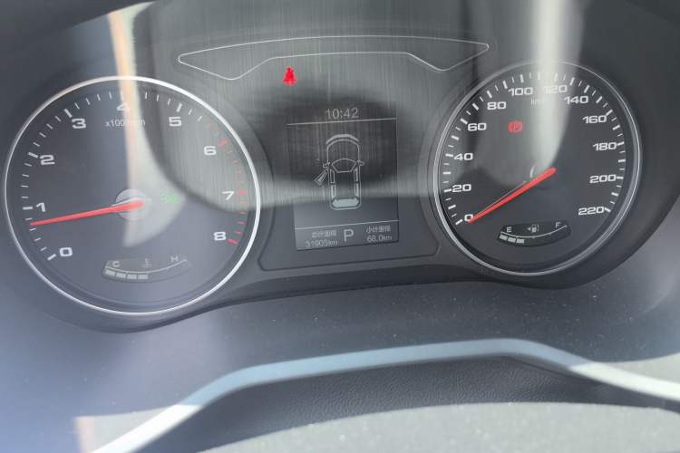 Used SOL X8 2021 300T DCT Leading Smart Connectivity Version 7 Seats Odometer Close Up