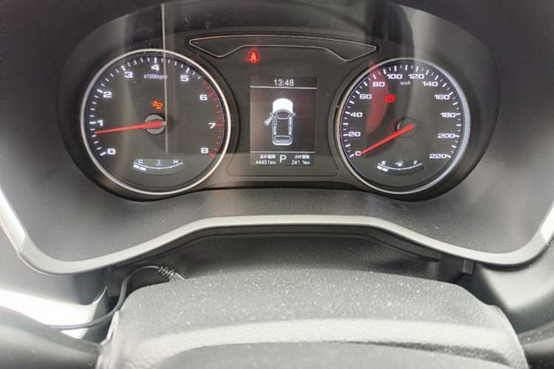 Used SOL X8 2021 300T DCT Prestige Smart Connect Edition 7 Seats Odometer Close Up
