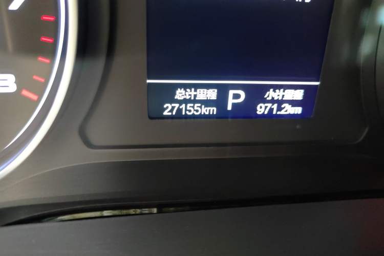Used SOL X8 2021 300T DCT Prestige Smart Connect Edition 6 Seats Odometer Close Up
