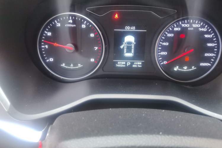 Used SOL X8 2021 300T DCT Leading Smart Connectivity Version 7 Seats Odometer Close Up