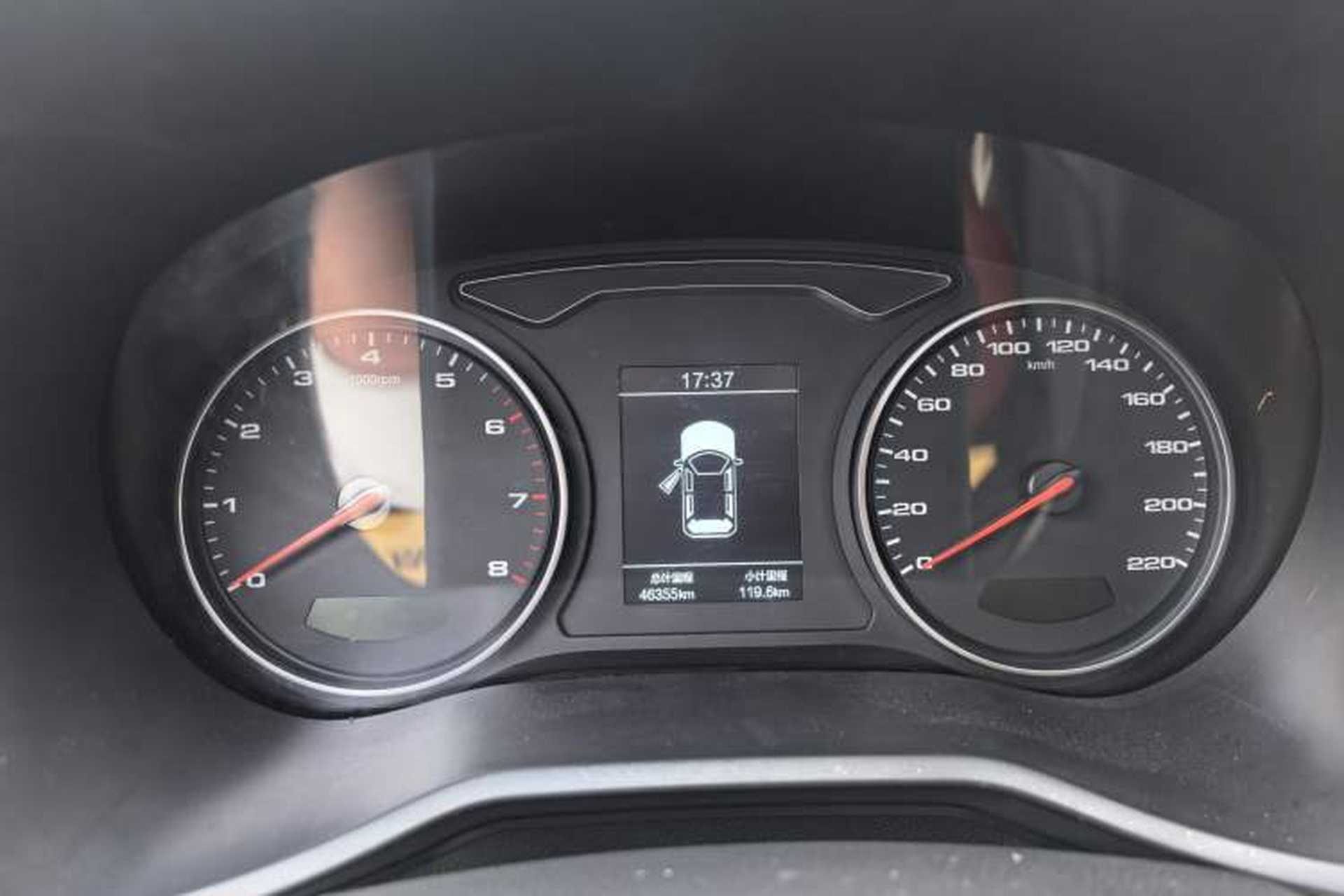 Used SOL X8 2021 300T DCT Leading Smart Connectivity Version 6 Seats Odometer Close Up