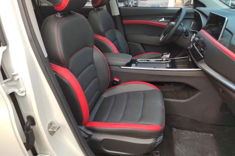 Used SOL X8 2021 300T DCT Prestige Smart Connect Edition 6 Seats Right Front Seat