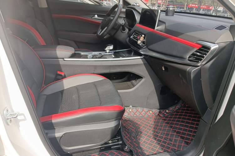 Used SOL X8 2021 300T DCT Leading Smart Connectivity Version 7 Seats Right Front Seat