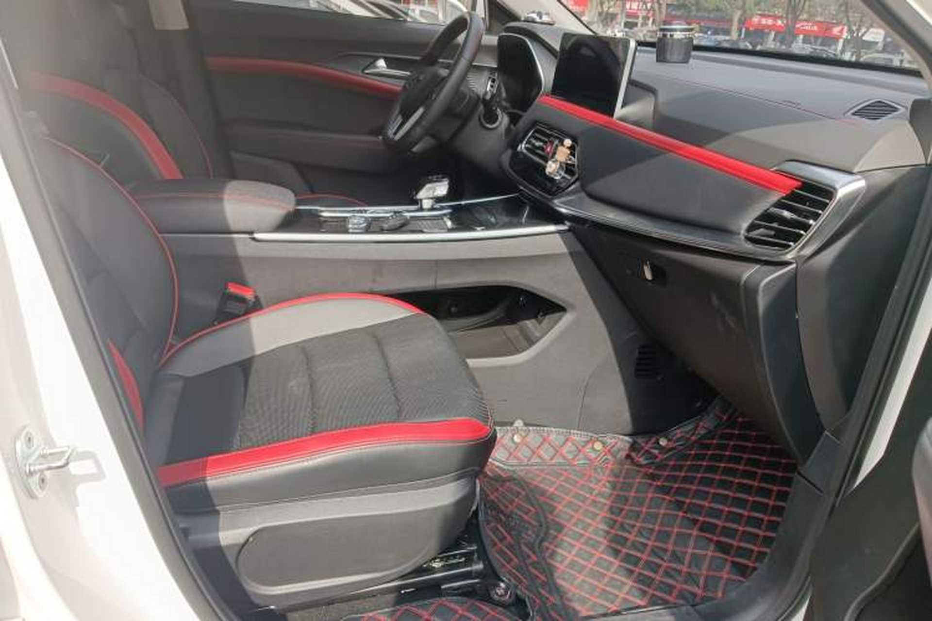 Used SOL X8 2021 300T DCT Leading Smart Connectivity Version 7 Seats Right Front Seat