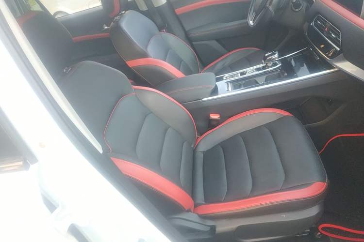 Used SOL X8 2021 300T DCT Prestige Smart Connect Edition 7 Seats Right Front Seat