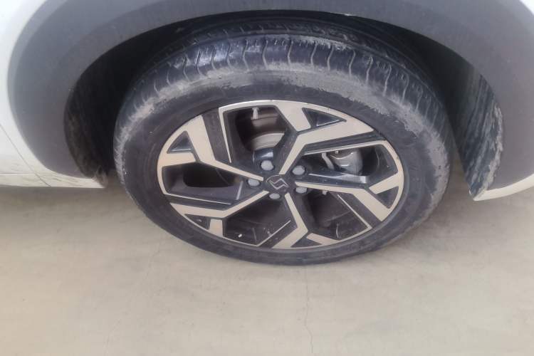 Used SOL X8 2021 300T DCT Leading Smart Connectivity Version 7 Seats Right Front Wheel Hub