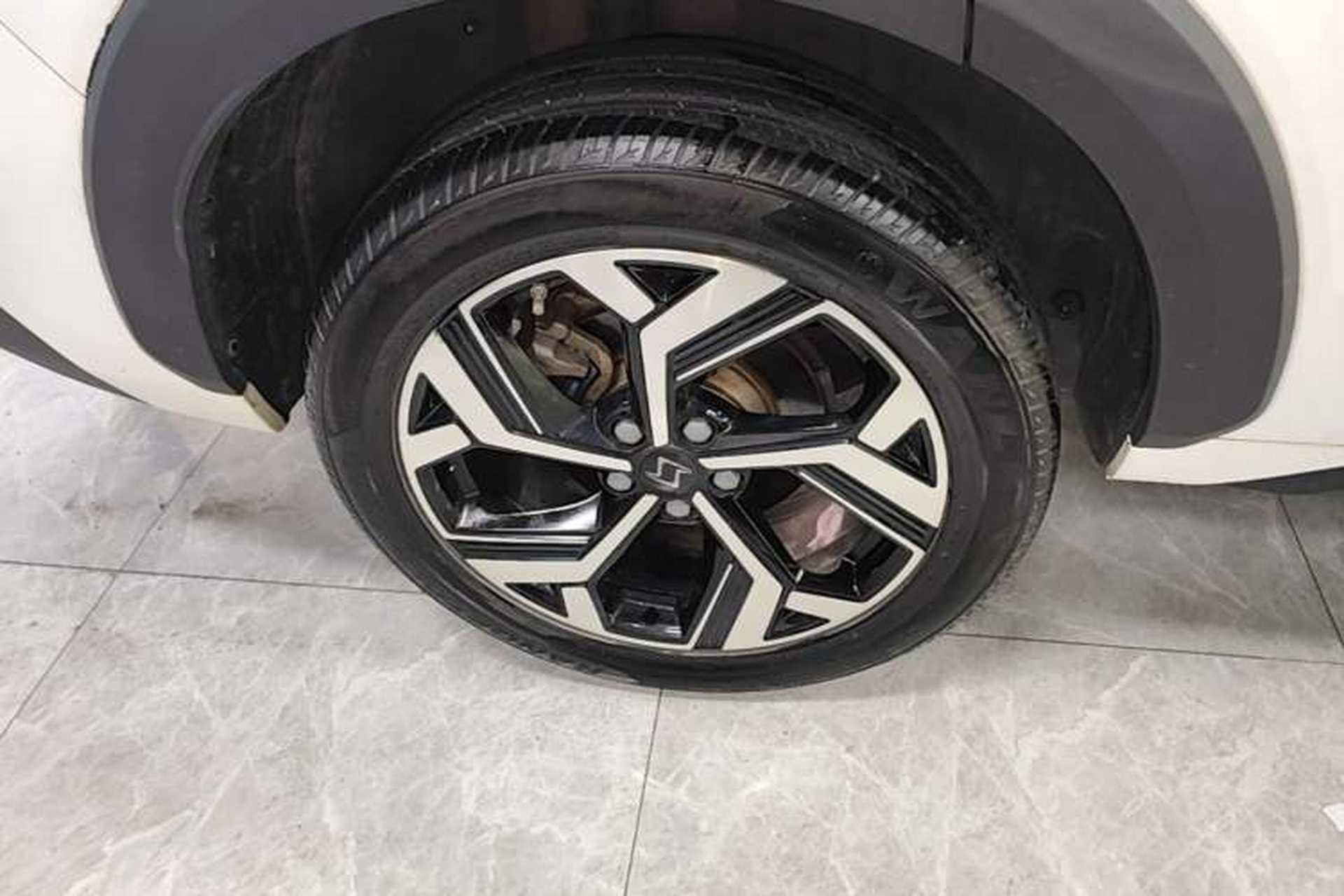 Used SOL X8 2021 300T DCT Prestige Smart Connect Edition 7 Seats Right Rear Wheel Hub