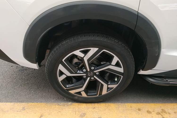 Used SOL X8 2021 300T DCT Leading Smart Connectivity Version 6 Seats Right Rear Wheel Hub