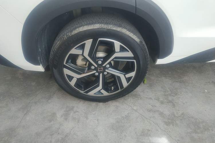 Used SOL X8 2021 300T DCT Prestige Smart Connect Edition 7 Seats Right Rear Wheel Hub
