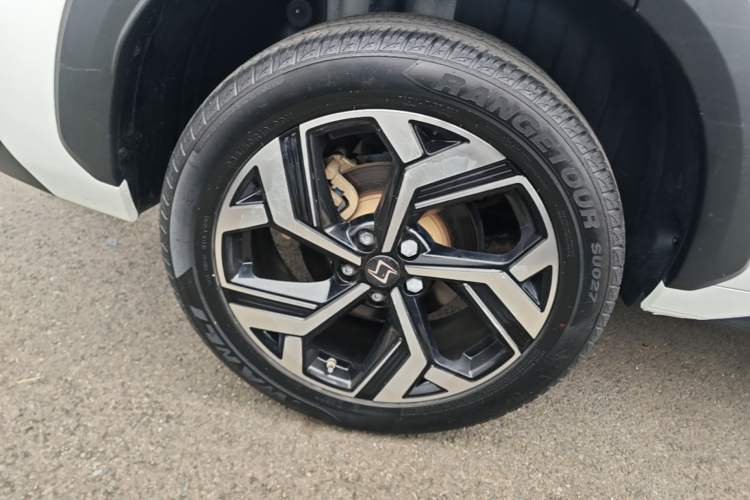 Used SOL X8 2021 300T DCT Luxury Smart Connect Edition 7 Seats Right Rear Wheel Hub