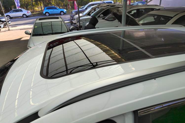 Used SOL X8 2021 300T DCT Prestige Smart Connect Edition 6 Seats Roof