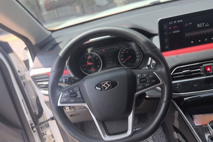 Used SOL X8 2021 300T DCT Leading Smart Connectivity Version 7 Seats Steering Wheel
