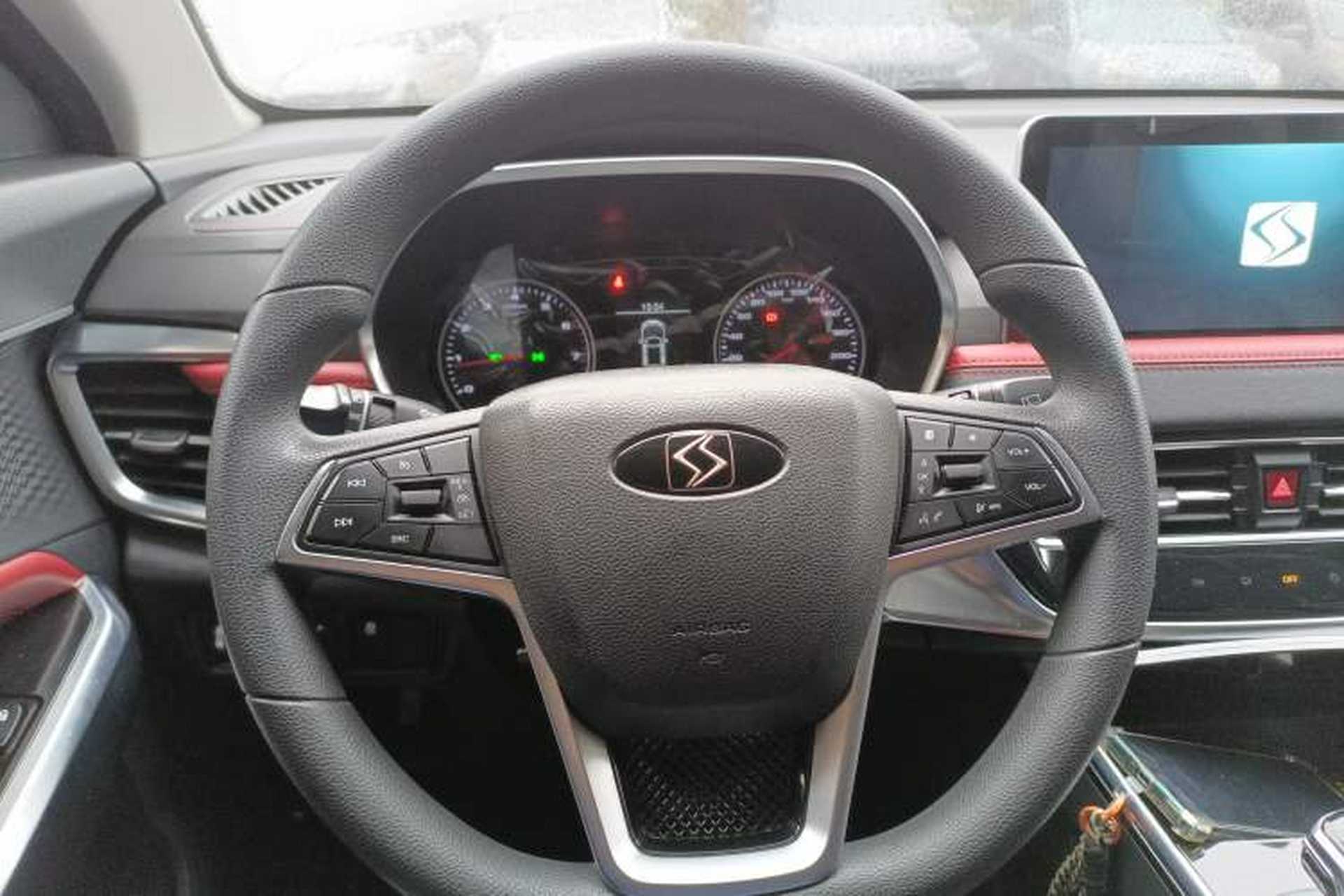 Used SOL X8 2021 300T DCT Panoramic Luxury Edition 7 Seats Steering Wheel